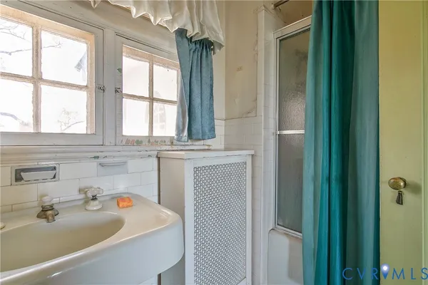 $400,000 | 1216 Main St Point, West Point, VA 23181