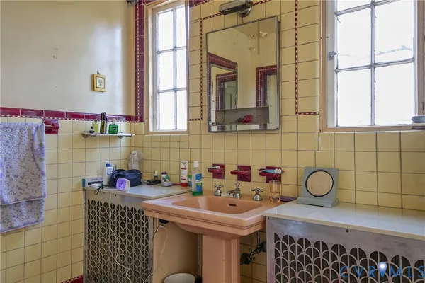 $400,000 | 1216 Main St Point, West Point, VA 23181