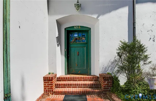 $400,000 | 1216 Main St Point, West Point, VA 23181