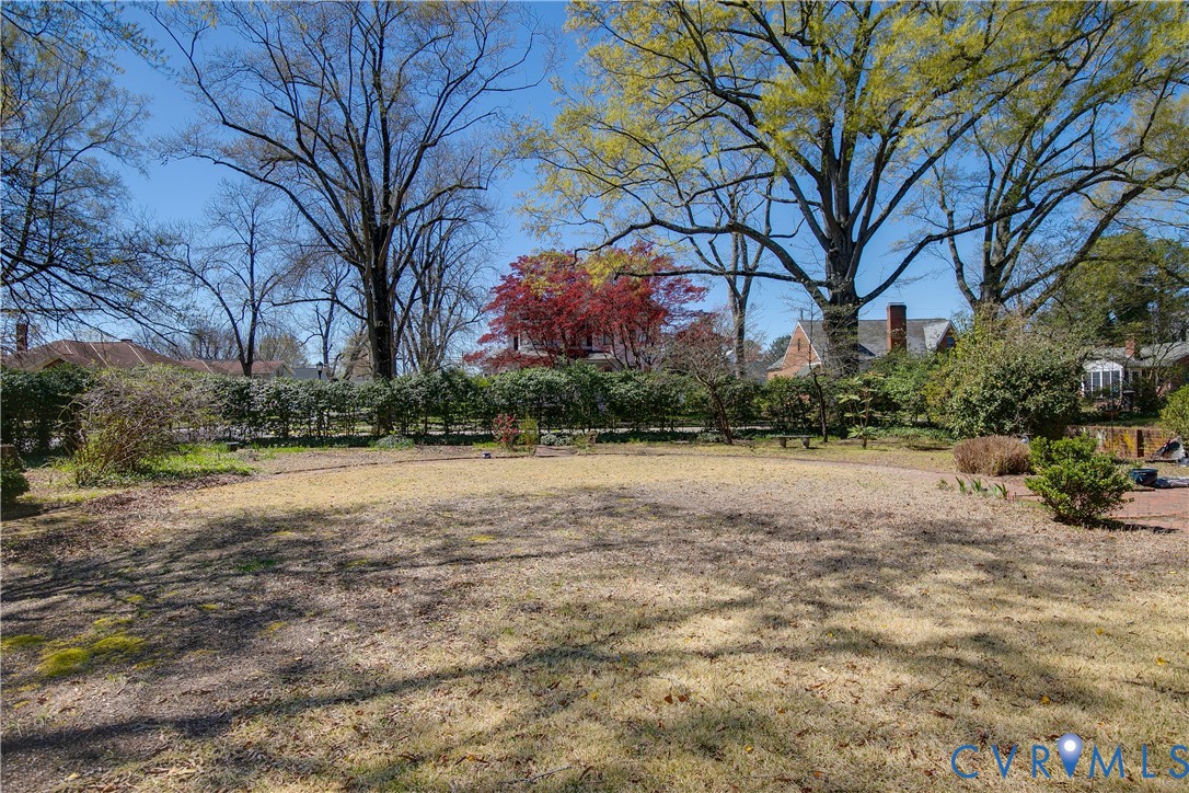 1216 Main St Point West Point, VA 23181 - Photo 46 of 50 Very large garden