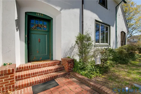 $400,000 | 1216 Main St Point, West Point, VA 23181