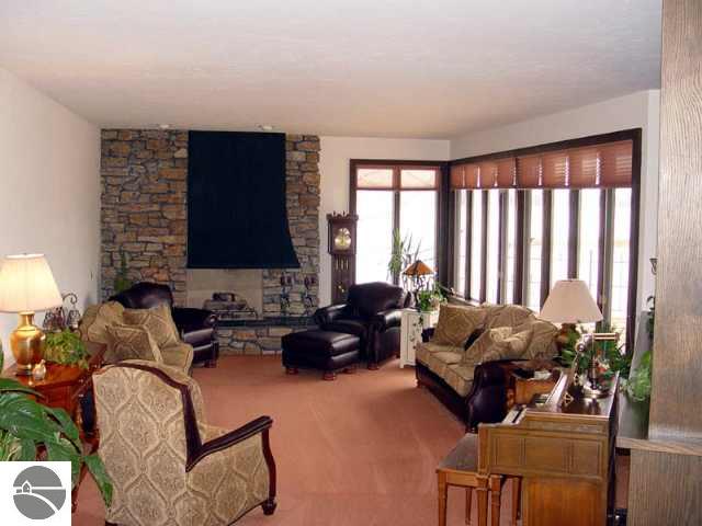 6424 East Shore Road Traverse City, MI 49686 - Photo 2 of 6 1647281-1.JPG