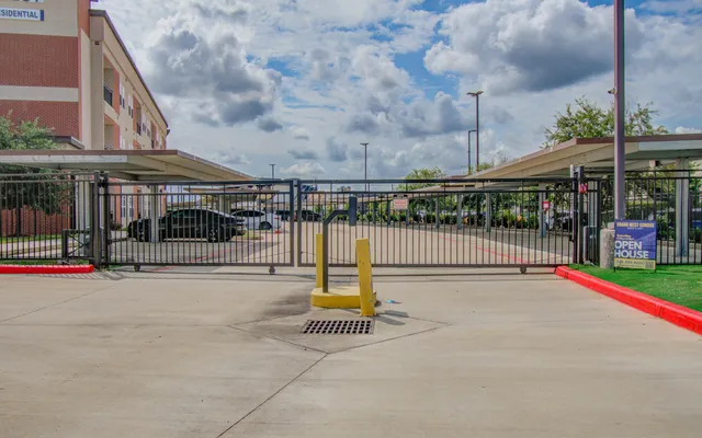 $195,000 | 1207 Grand W Boulevard, Unit 3E, Katy, TX 77449