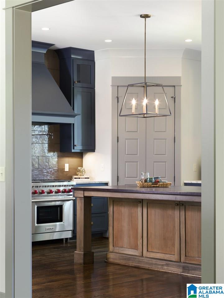 1710 Ridge Road Birmingham, AL 35209 - Photo 3 of 19