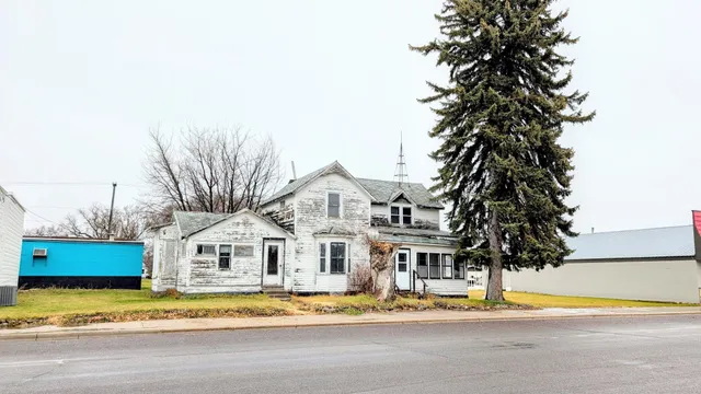 $14,900 | 1003 Central Avenue, Walhalla, ND 58282