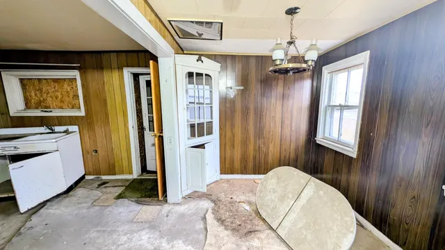 $14,900 | 1003 Central Avenue, Walhalla, ND 58282