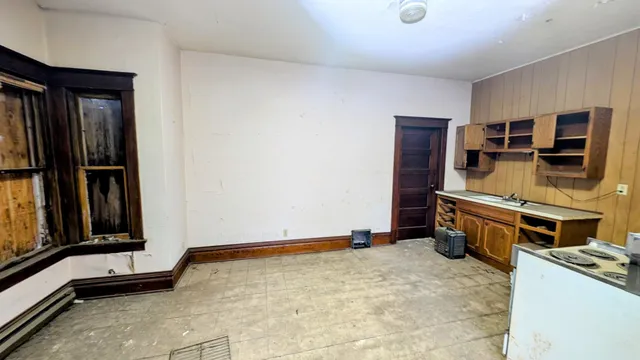 $14,900 | 1003 Central Avenue, Walhalla, ND 58282