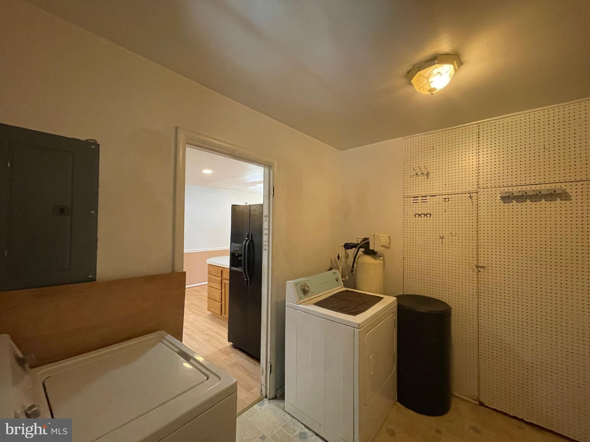 1503 Manor View Road Davidsonville, MD 21035 - Photo 16 of 18 Laundry/Utility room
