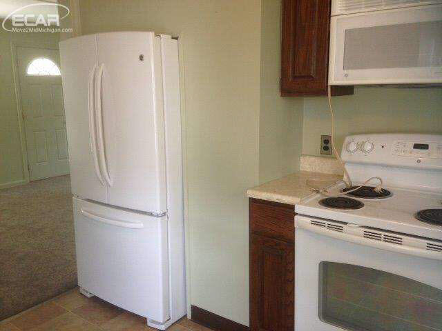 6142 North Linden Road Mount Morris, MI 48458 - Photo 12 of 20 21203474-11.JPG