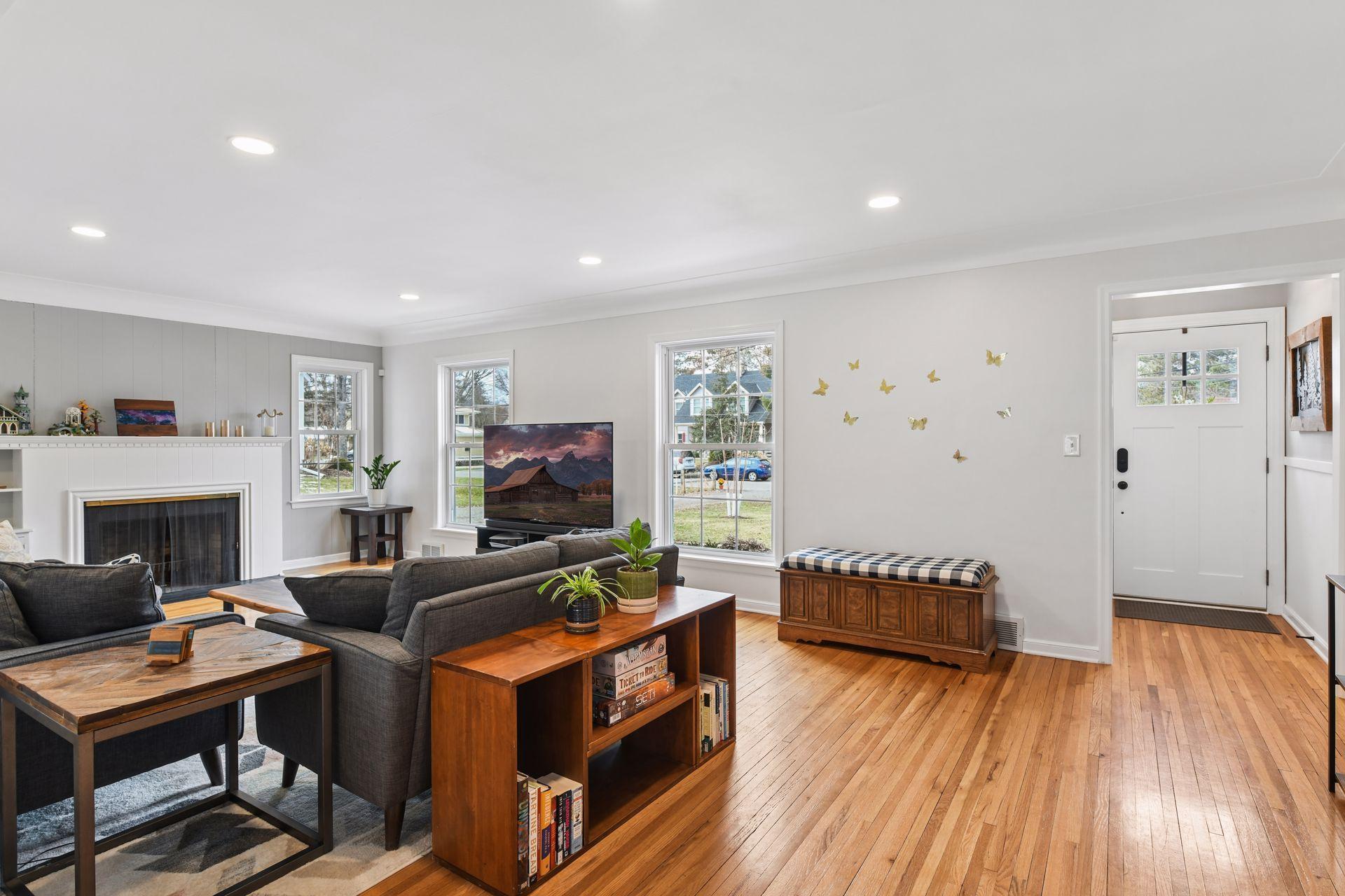 3727 Farmington Road Hopkins, MN 55305 - Photo 4 of 52