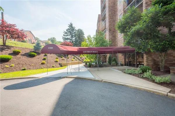 $255,000 | 1500 Cochran Road, Unit 910, Pittsburgh, PA 15243