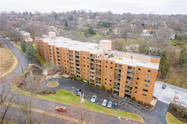 $255,000 | 1500 Cochran Road, Unit 910, Pittsburgh, PA 15243