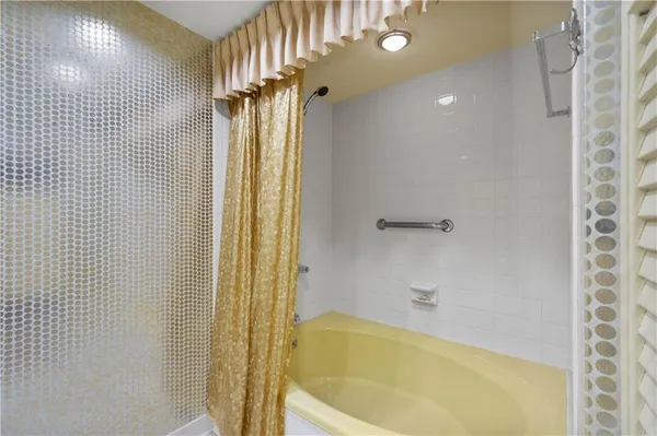 $255,000 | 1500 Cochran Road, Unit 910, Pittsburgh, PA 15243