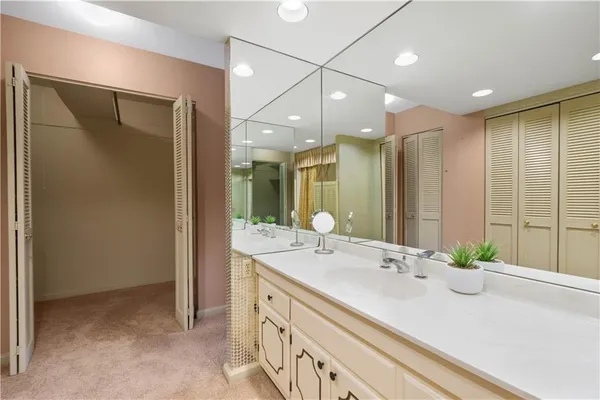 $255,000 | 1500 Cochran Road, Unit 910, Pittsburgh, PA 15243