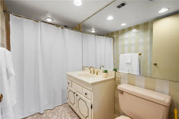 $255,000 | 1500 Cochran Road, Unit 910, Pittsburgh, PA 15243