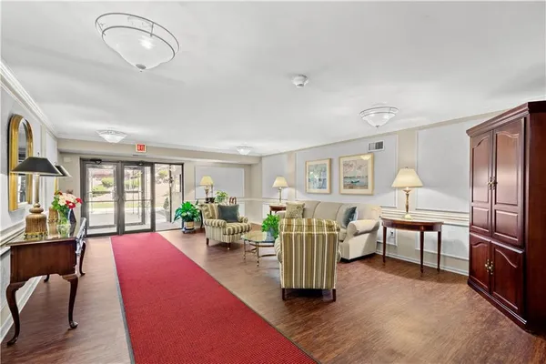 $255,000 | 1500 Cochran Road, Unit 910, Pittsburgh, PA 15243