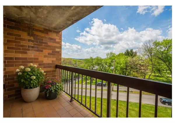 $255,000 | 1500 Cochran Road, Unit 910, Pittsburgh, PA 15243
