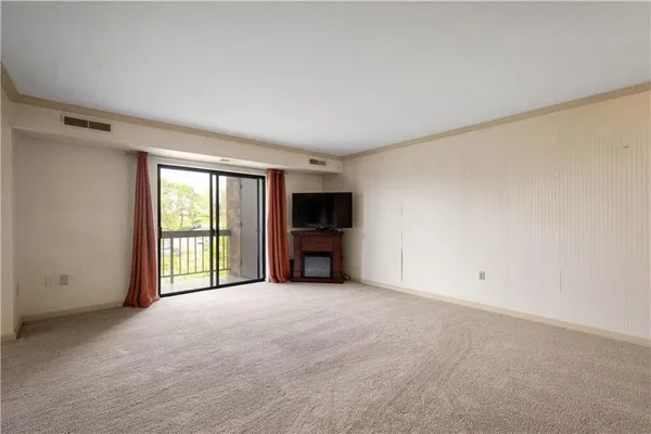 $255,000 | 1500 Cochran Road, Unit 910, Pittsburgh, PA 15243