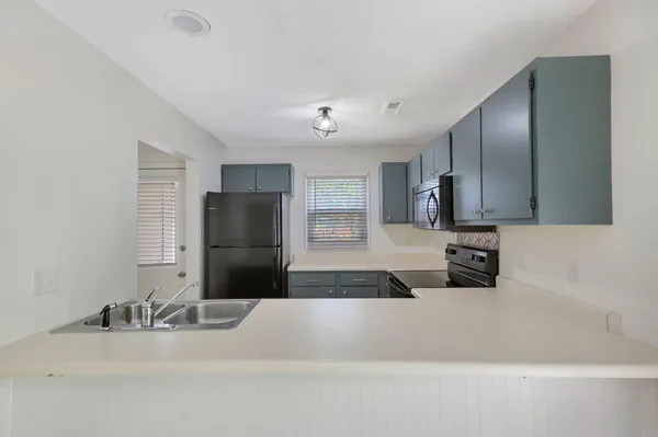 $1,650 | 4407 Great Oak Drive, North Charleston, SC 29418