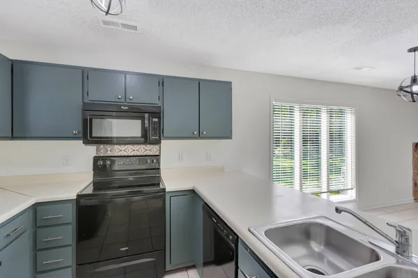 $1,650 | 4407 Great Oak Drive, North Charleston, SC 29418