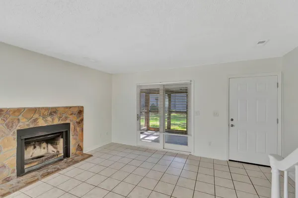 $1,650 | 4407 Great Oak Drive, North Charleston, SC 29418