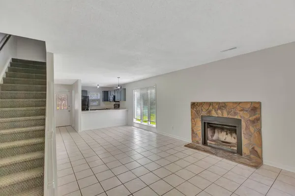 $1,650 | 4407 Great Oak Drive, North Charleston, SC 29418