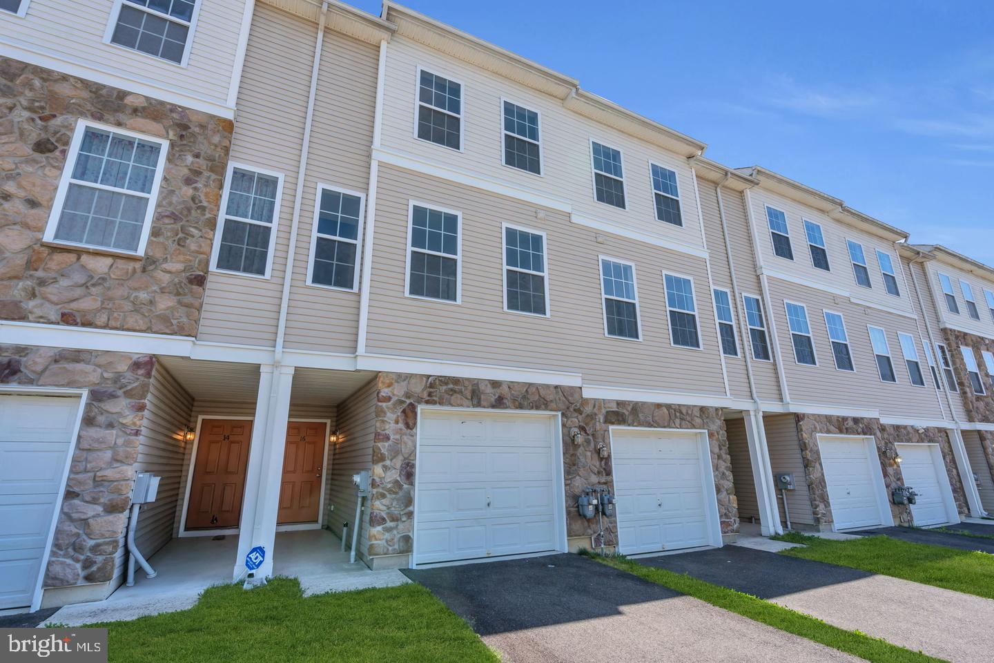 16 Rowand Way East Clementon, NJ 08021 - Photo 2 of 32 Gallery Image 2