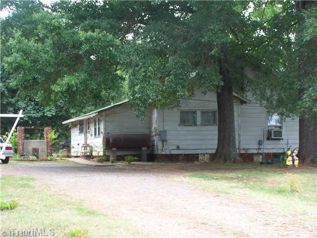 120 Gilligan Road Madison, NC 27025 - Photo 2 of 3 Exterior Back.