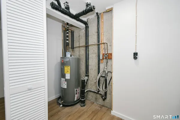 $1,850 | 421 Emmett Street, Unit 4, Bristol, CT 06010