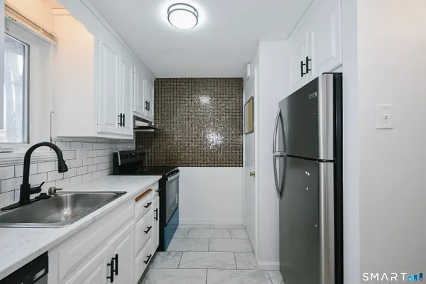 $1,850 | 421 Emmett Street, Unit 4, Bristol, CT 06010