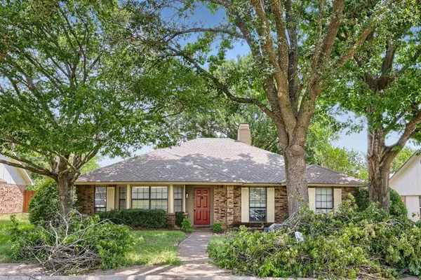 $2,240 | 1005 Whitewater Trail, DeSoto, TX 75115