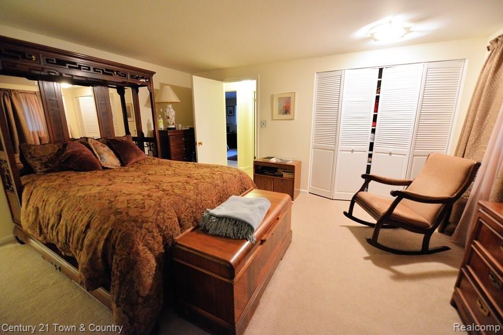 32900 Evergreen Road Franklin, MI 48025 - Photo 21 of 28 Master Bedroom 1 - 55 best.jpg