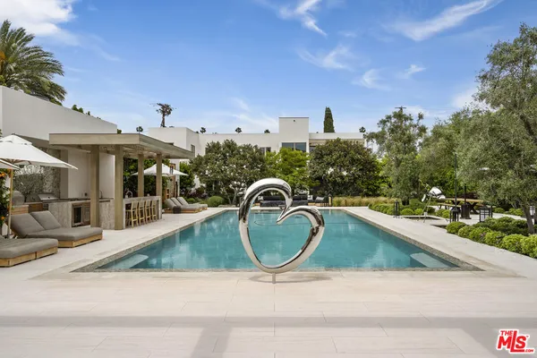 $250,000 | 616 North Beverly Drive, Beverly Hills, CA 90210