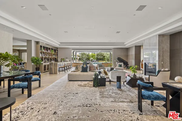 $250,000 | 616 North Beverly Drive, Beverly Hills, CA 90210