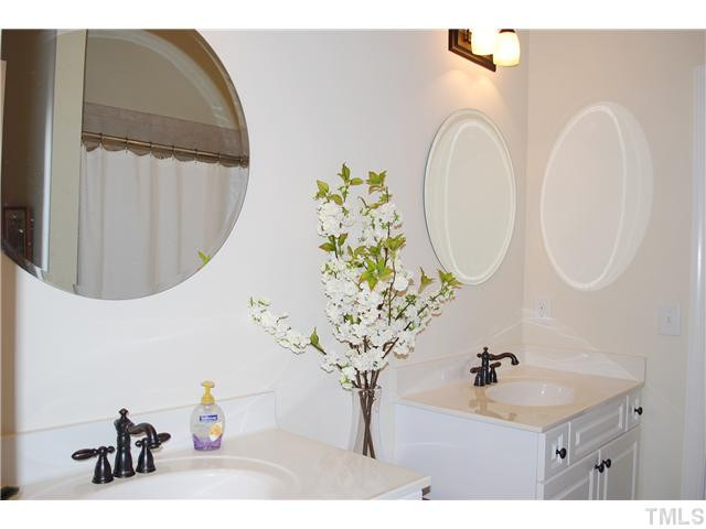 821 Manchester Drive Raleigh, NC 27609 - Photo 19 of 25 Bathroom