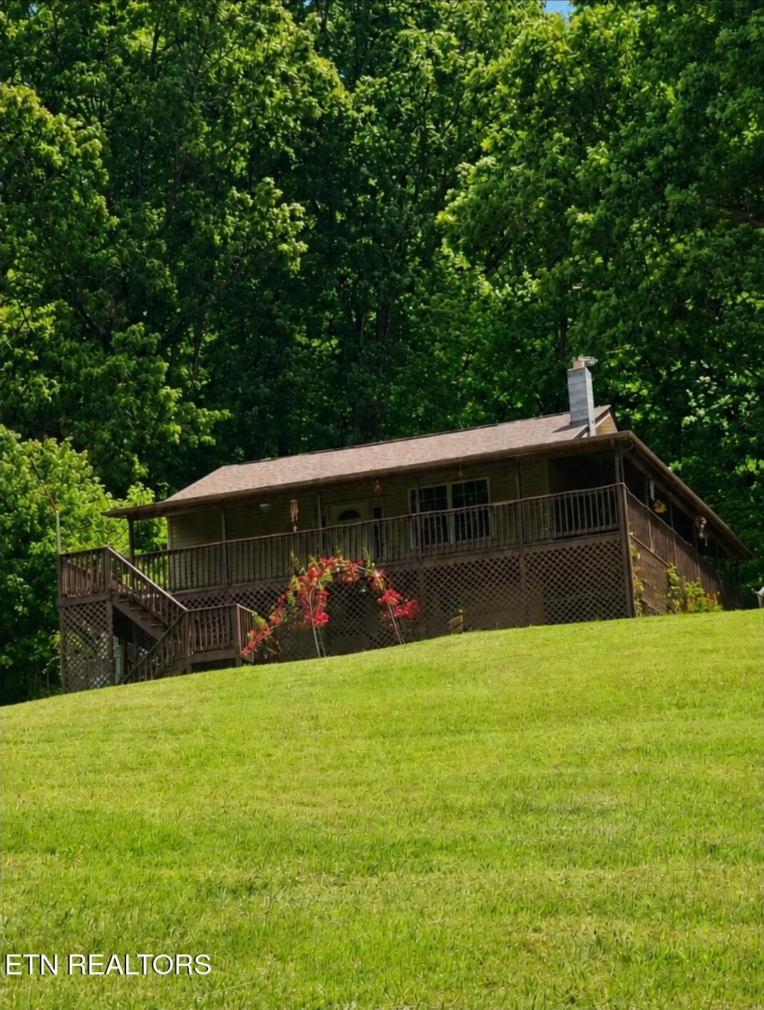 395 Cunningham Road Tazewell, TN 37879 - Photo 1 of 38 01_beyc6a1da85ad1f70