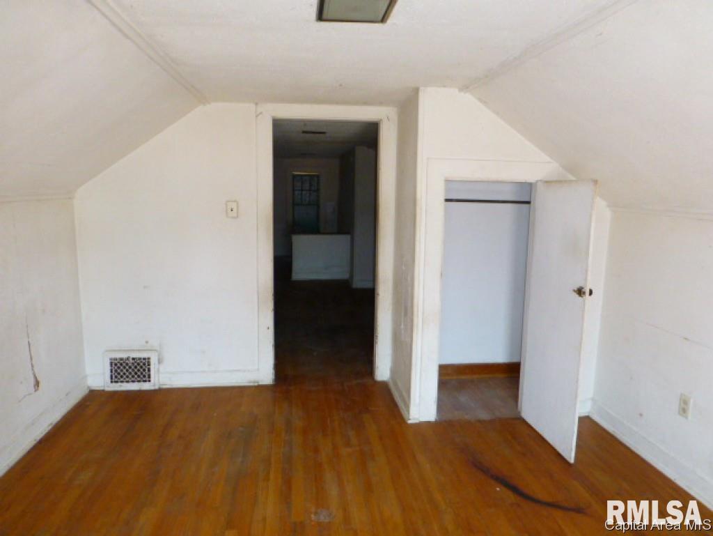 2124 South 11th Street Springfield, IL 62703 - Photo 12 of 16