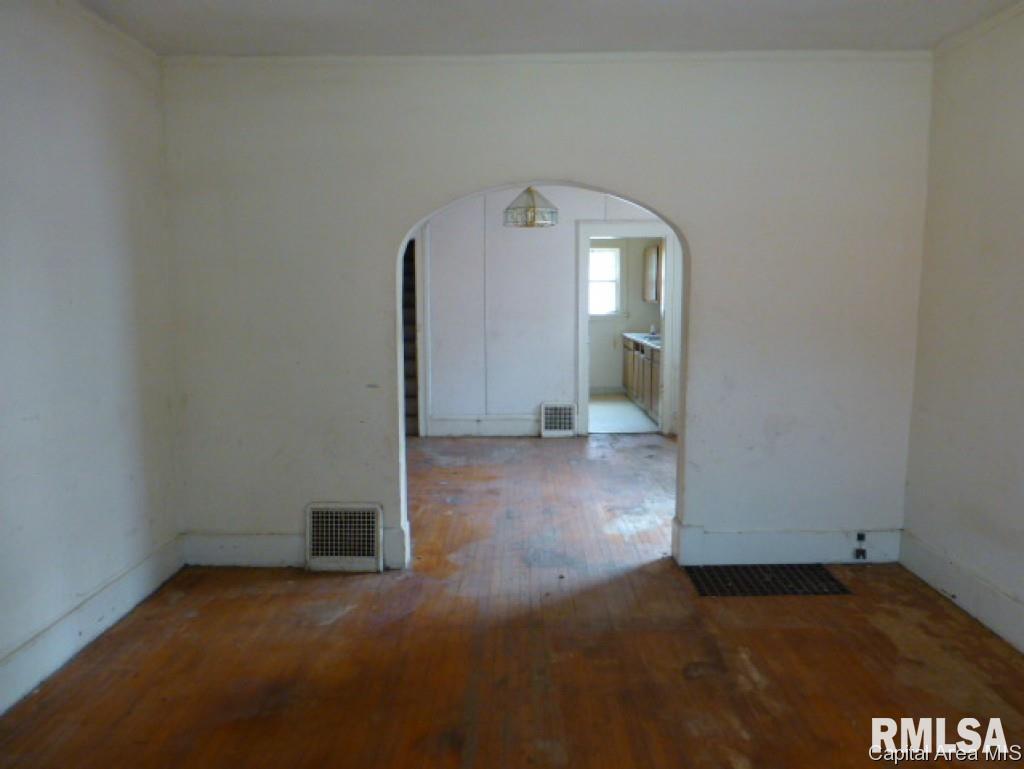 2124 South 11th Street Springfield, IL 62703 - Photo 3 of 16