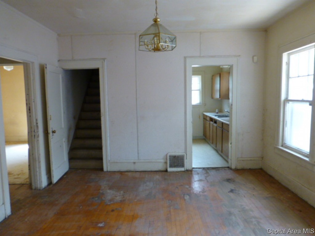 2124 South 11th Street Springfield, IL 62703 - Photo 4 of 16