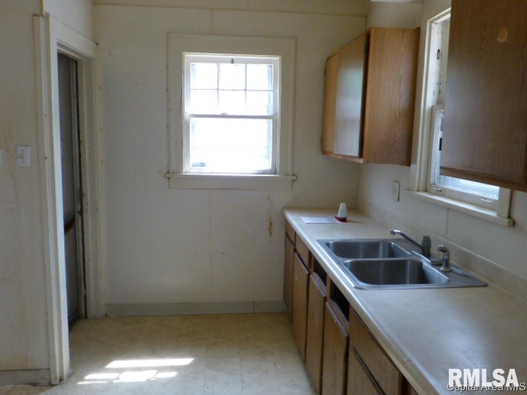 2124 South 11th Street Springfield, IL 62703 - Photo 6 of 16