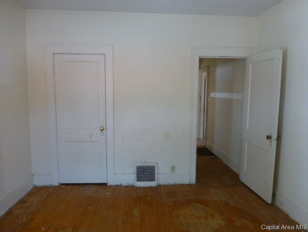 2124 South 11th Street Springfield, IL 62703 - Photo 7 of 16