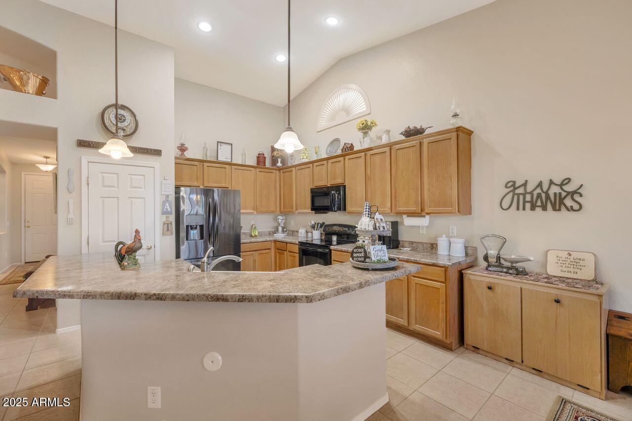 8762 West Myrtle Avenue Glendale, AZ 85305 - Photo 15 of 37 Kitchen
