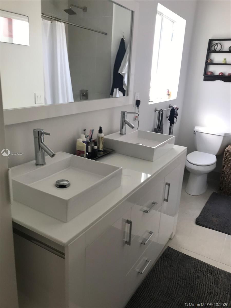 8810 Dickens Avenue Surfside, FL 33154 - Photo 6 of 11