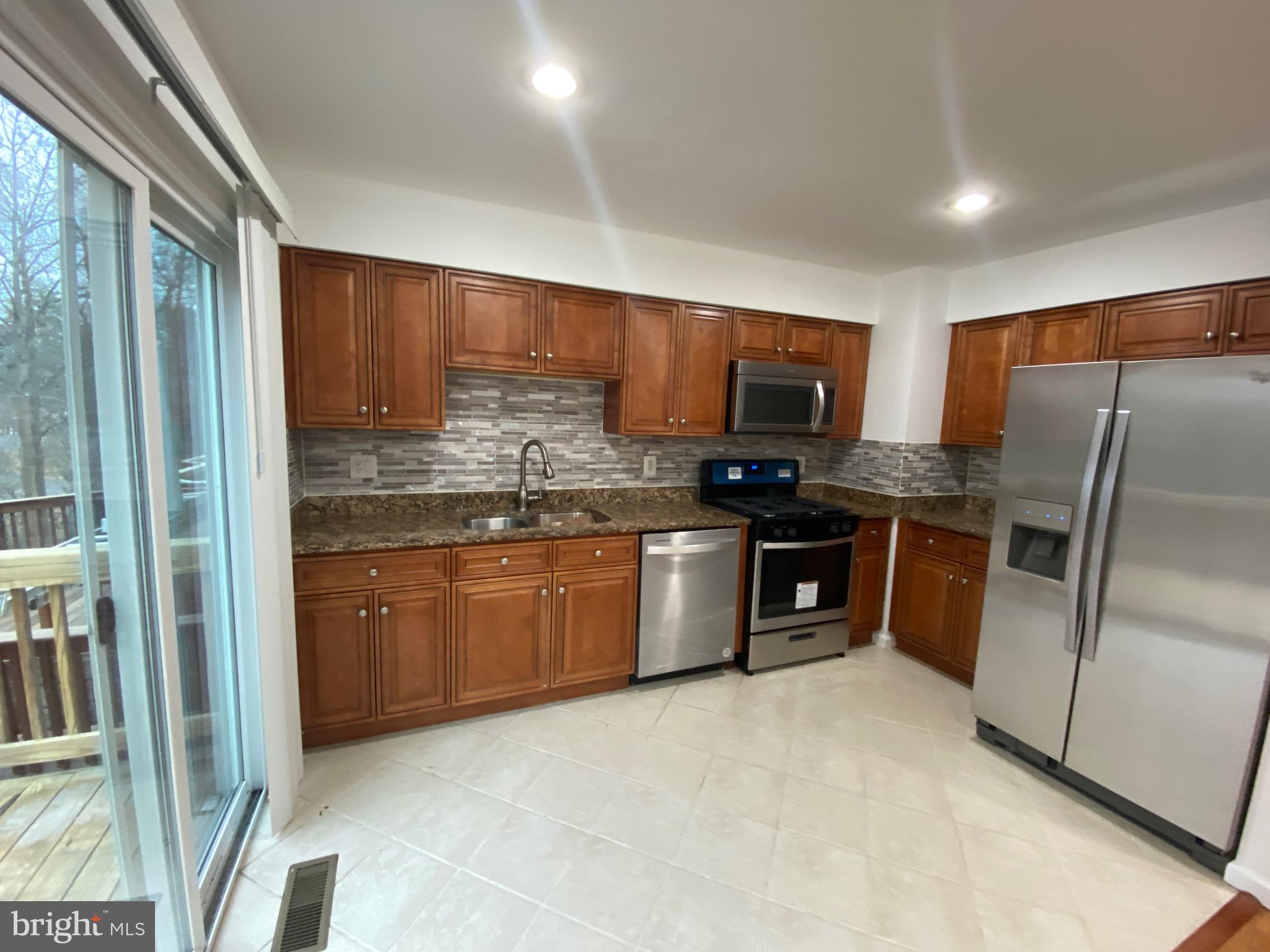 14817 Winding Loop Woodbridge, VA 22191 - Photo 4 of 27