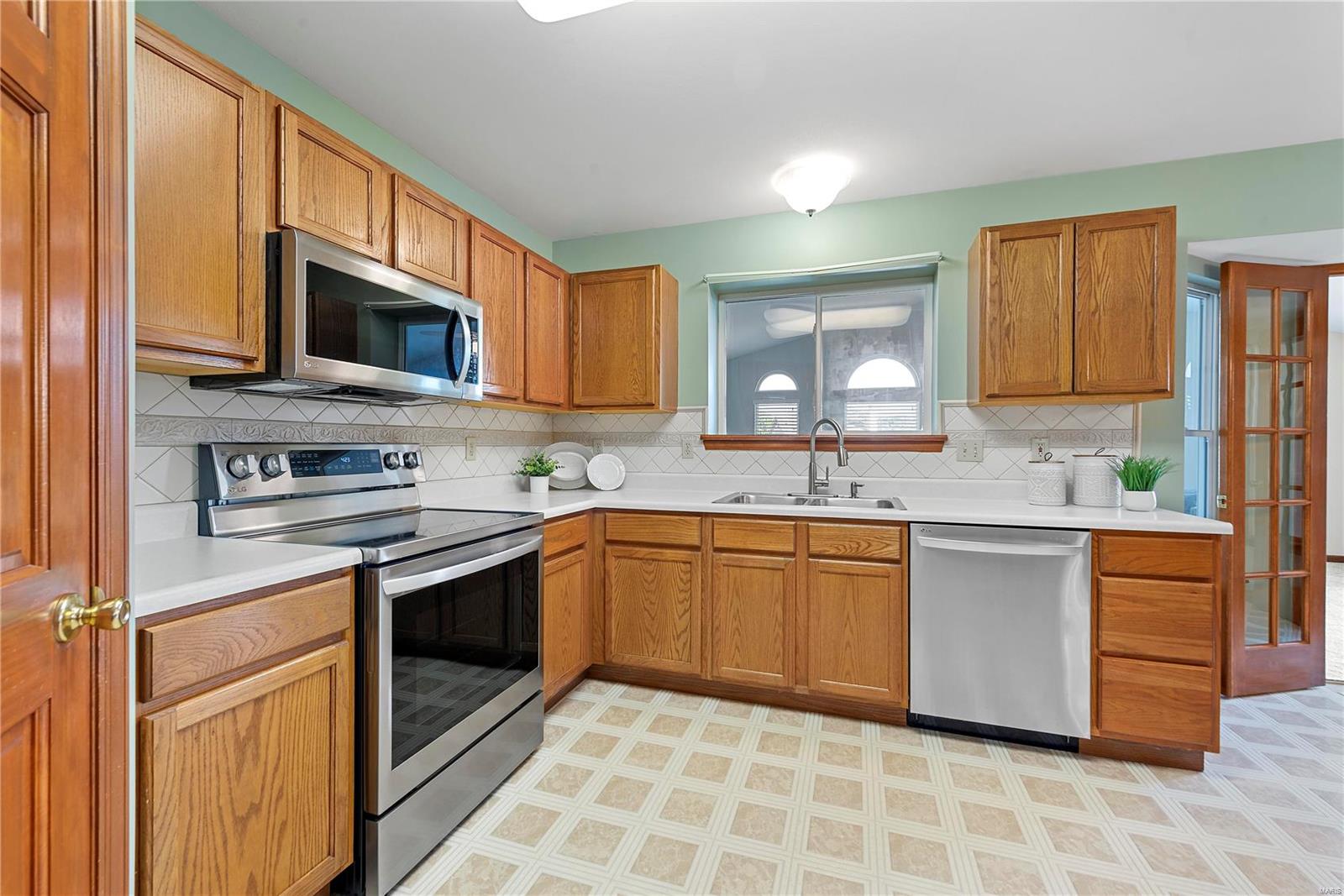 176 Meramec Oak Ridge Fenton, MO 63026 - Photo 14 of 47 Gallery Image 14