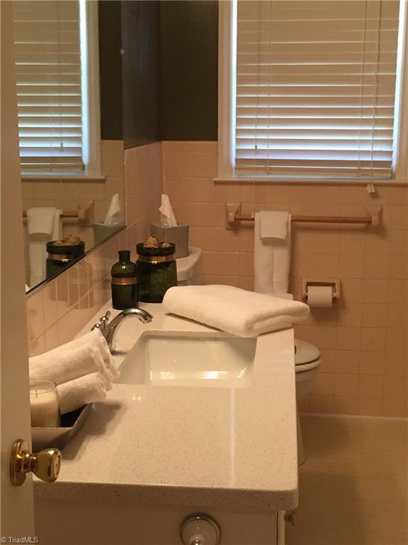 1545 Sandersted Road Southwest Winston-Salem, NC 27103 - Photo 14 of 27 Hall bath