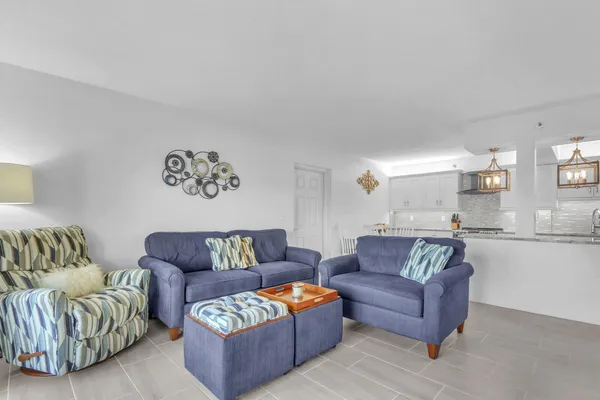 $4,000 | 4444 Northeast Ocean Boulevard, Unit E2, Jensen Beach, FL 34957