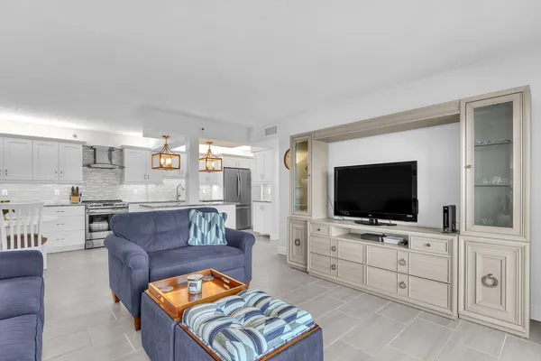 $4,000 | 4444 Northeast Ocean Boulevard, Unit E2, Jensen Beach, FL 34957