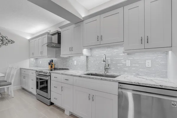 $4,000 | 4444 Northeast Ocean Boulevard, Unit E2, Jensen Beach, FL 34957