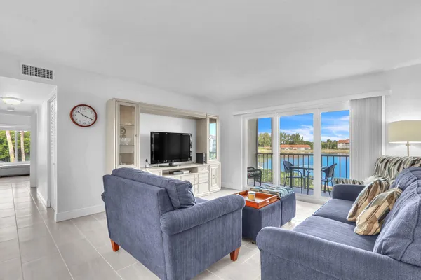 $4,000 | 4444 Northeast Ocean Boulevard, Unit E2, Jensen Beach, FL 34957